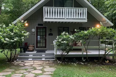 Image de Cozy Monterey famille Chalet, minutes du lac et à 10 minutes de Butternut!