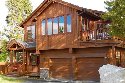 Image de En centre-ville, plan d'étage ouvert, cheminée, à pied de tout!