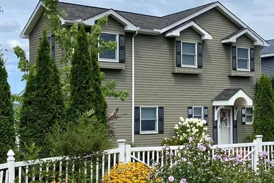 Image de Fabuleux Lakefront Home w / 1st fl bedrm une salle de bain complète-6 nite min juin à août