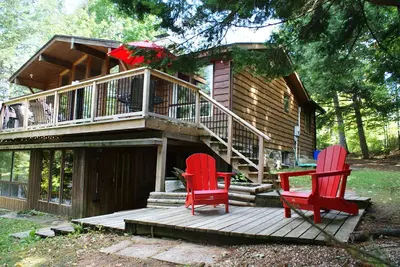 Image de Cottage au bord de l'eau, 5 chambres et hangar à bateaux