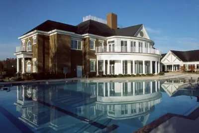 Image de Jacuzzi Suite à Williamsburg Plantation Resort Memorial Day Week