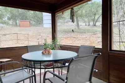 Image de Mountain View Guest House Cabin- Situé à 16 km d'Enchanted Rock State Par
