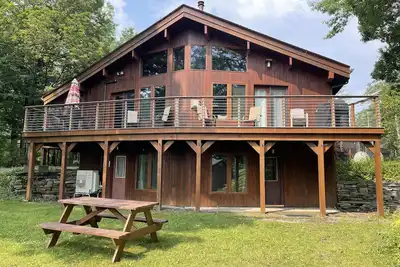 Image de Lakewood Lodge avec lac Cayuga Vistas
