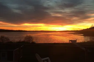 Image de L'été est au coin de la rue. . . . . Planifiez votre escapade à Big Red!