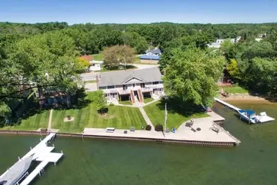 Image de Waterfront Condo sur le lac Portage