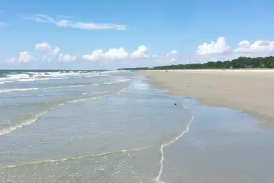 Image de 1400 pieds carrés de confort et de plaisir!