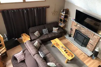 Image de Spacieux 5 Br / 3 Ba Pocono Chalet dans le Hideout