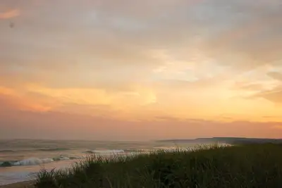 Image de Charmante maison de plage Chilmark avec accès privé à la plage d'Abel's Hill
