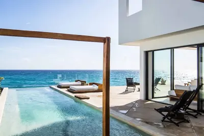 Image de Vues sur l'océan enivrantes! ! 4-6 chambres