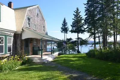 Image de Waterfront Cottage, Nouvellement rénové 100 Year Old Accueil