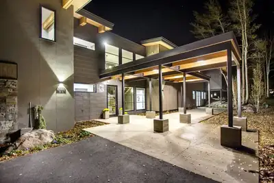 Image de Modern Mountain Masterpiece - Gagnant du défilé de maisons 2016