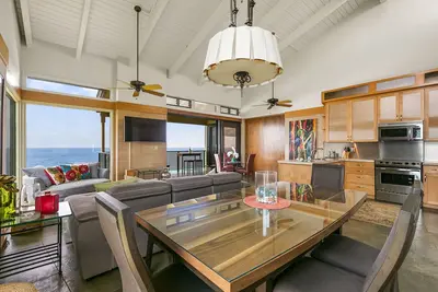 Image de Face à l'océan avec vue panoramique sur l'océan Pacifique.