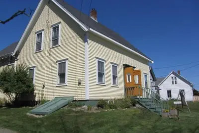Image de Lubec Downeast Village Appartement au rez-de-chaussée-- Marche à la plage et aux restaurants