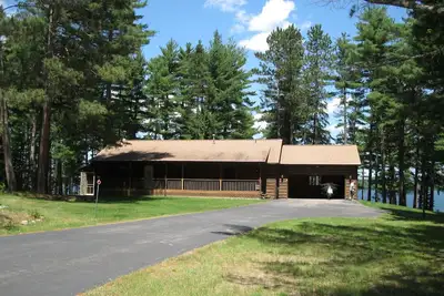Image de Musky Shores surplombe Big St. Lac Germain