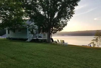 Image de Escapade au bord du lac avec vue panaromic de Damariscotta lac intérieur et l'extérieur!