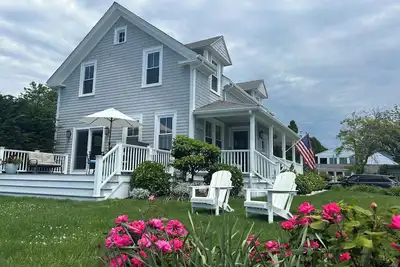 Image de Cottage face au port au coeur du village de Padanaram