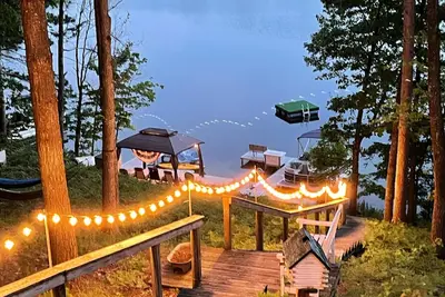 Image de Spider Lake Escape: 3br, 2ba, plan d'étage ouvert au bord du lac