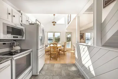 Image de Raspberry Cottage: au-dessus du village de Port Clyde, Ocean Front Cottage, avec vue sur le port