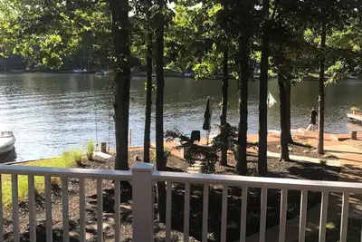 Image de Propriété luxueuse au bord du lac