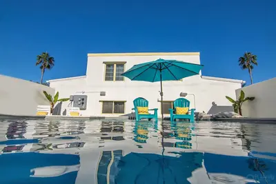 Image de Historic Waterfront District - Gulfport Florida, comprend piscine, grill et vélos!