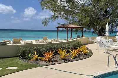 Image de Magnifique et exquis ~ Récemment rénové ~ Condominium Oceanfront étage principal