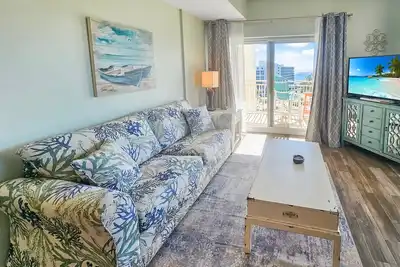 Image de 5ème étage, vue sur la plage, unité de coin 6532. Des prix avantageux. Nouvelle liste!