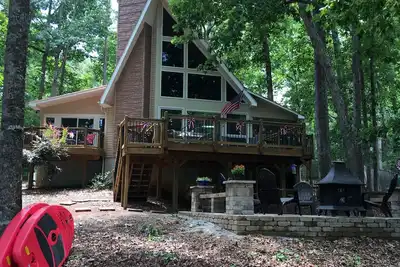 Image de Charmante retraite pittoresque sur Deep-Water Cove; Planches à feu et à pagaie