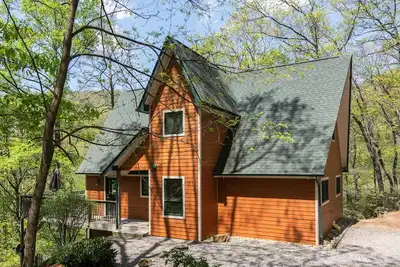 Image de Asheville Sasha's Cabin Views Hot Tub Romantique 7 acres Spécial Janvier $ 185nt