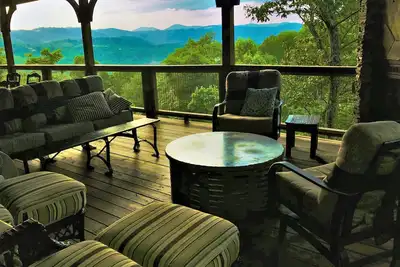 Image de Nouvelle inscription, 5 chambres, 5. 5 salles de bain, de superbes vues, 2 terrasses immenses, Gated Community