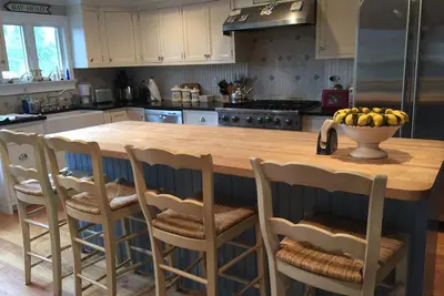 Image de Magnifiquement rénové classique Bay-tête avec piscine