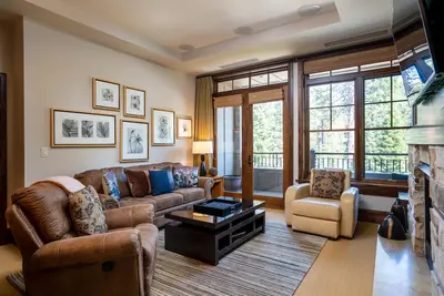 Image de Résidence 2bd de luxe dans le village de Northstar. Livré avec livraison d'épicerie gratuite!