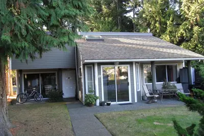 Image de Rathtrevor Beach Condo