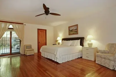 Image de Duplex Avec Old World Charm