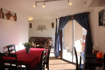 Image de Temple Place une maison confortable et entourée d'aventures à couper le souffle