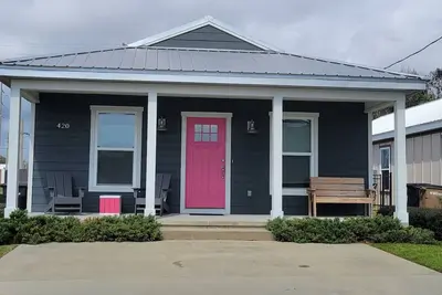 Image de Nouvellement construit moderne Downtown Pensacola Cottage