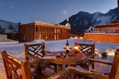 Image de Penthouse de luxe de deux chambres avec terrasse privée sur le toit au cœur d'Aspen!
