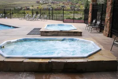 Image de Studio rustique de Vic pouvant accueillir 4 personnes, près du Ski Granby Ranch et du Winter Park