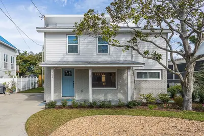 Image de Vibrant Beach Cottage, excellent emplacement sur la plage / village, Fletc Friendly