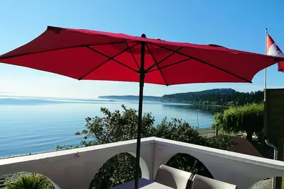 Image de Paradise Oceanfront!