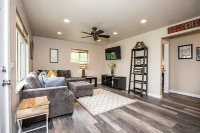 Image de Maison 2bd 1ba récemment rénovée à Kalispell! Près de Glacier, Whitefish et plus.