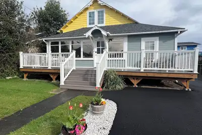 Image de 3br / 2Bath Classic Beach House Ponts avant et arrière 1/2 bloc de la plage