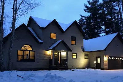 Image de Belle 4 chambres, 2 salles de bain maison sur les blocs Au rivière train de la plage