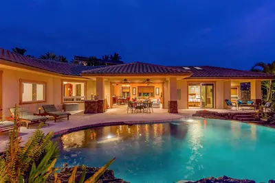 Image de Zone exclusive, intimité, piscine chauffée à débordement Sw, vue exceptionnelle sur l'océan / Ci 24h / 24