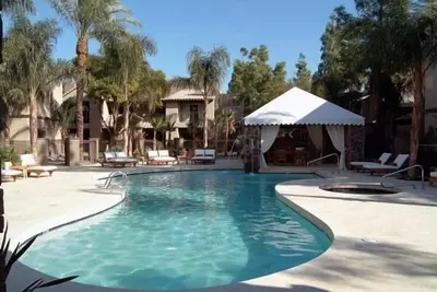 Magnifique condo moderne dans un emplacement privilégié à North Scottsdale