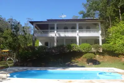 Image de Belle maison coloniale, loisirs, lac et piscine verts et privés
