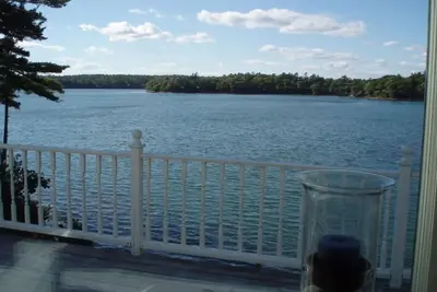 Image de Spacieuse maison de 4 chambres au bord de l'eau sur Casco Bay