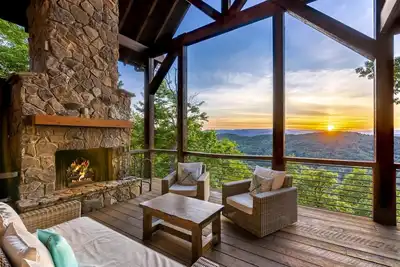 Image de Tout Nouveau Cabine avec vue spectaculaire sur la montagne située dans la zone d'aventure Aska
