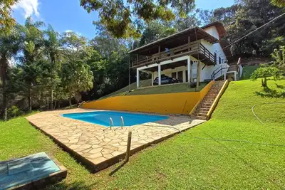 Image de Site Avec Belle Maison Et Vue Paradisiac.