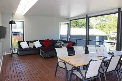 Image de Surf Mist Cottage Currarong - Situation calme à seulement 120 mètres de la plage