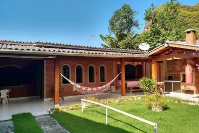 Image de Maison spacieuse avec 2 chambres à coucher, 2 salles de bain, bien située, près de Martim Sá
